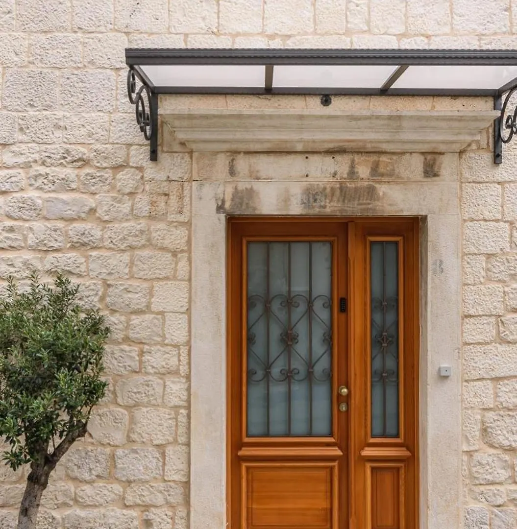 아파트 Oleander Trogir Suites